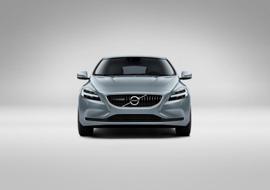  Volvo V40 T4 Momentum 2016 года  (WW) (фото 14 из 18)